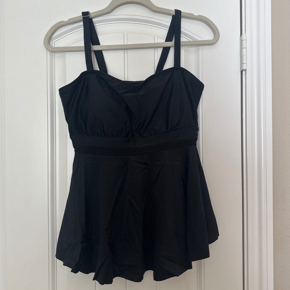 BloomChic Black Two-Piece Swim Dress - Size 10